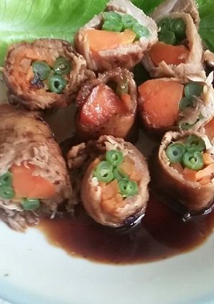 A picture of Vegetable beef roll.