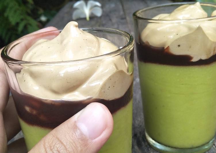 Avocado dalgona coffee