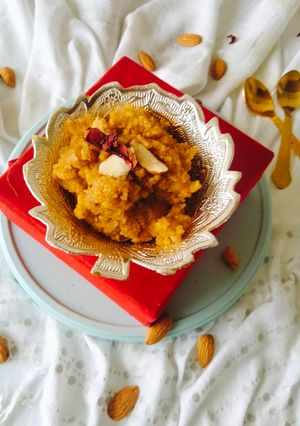 A picture of RAVA SHEERA (kesari Halwa) Ganesh chaturthi special 😋.