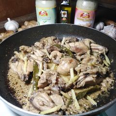 A picture of WHITE CHICKEN KARAHI 💖🐥.