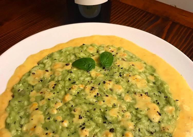 Risotto mantecato con crema di avocado, basilico, lime e pecorino & salsa di pomodorini gialli