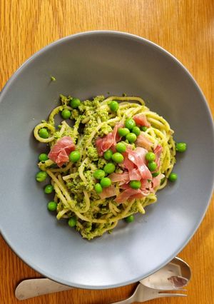 A picture of Pea pesto pasta.
