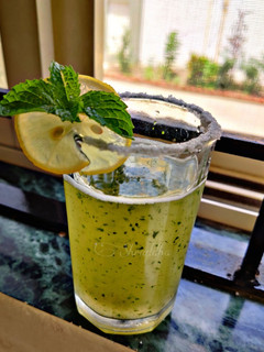 A picture of Mint lemonade.