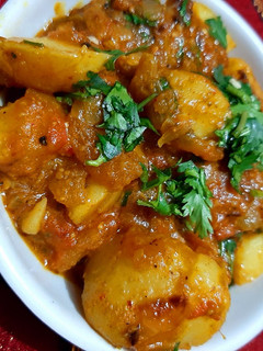 चेट्टीनाड मसाला आलू (Chettinad masala Aloo recipe in hindi) रेसिपी मुख्य फोटो