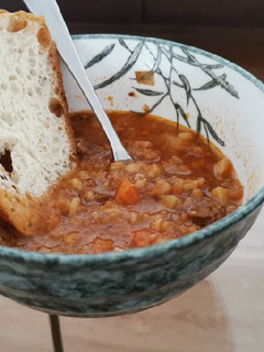 A picture of Slow Cooker Beef barley soup.