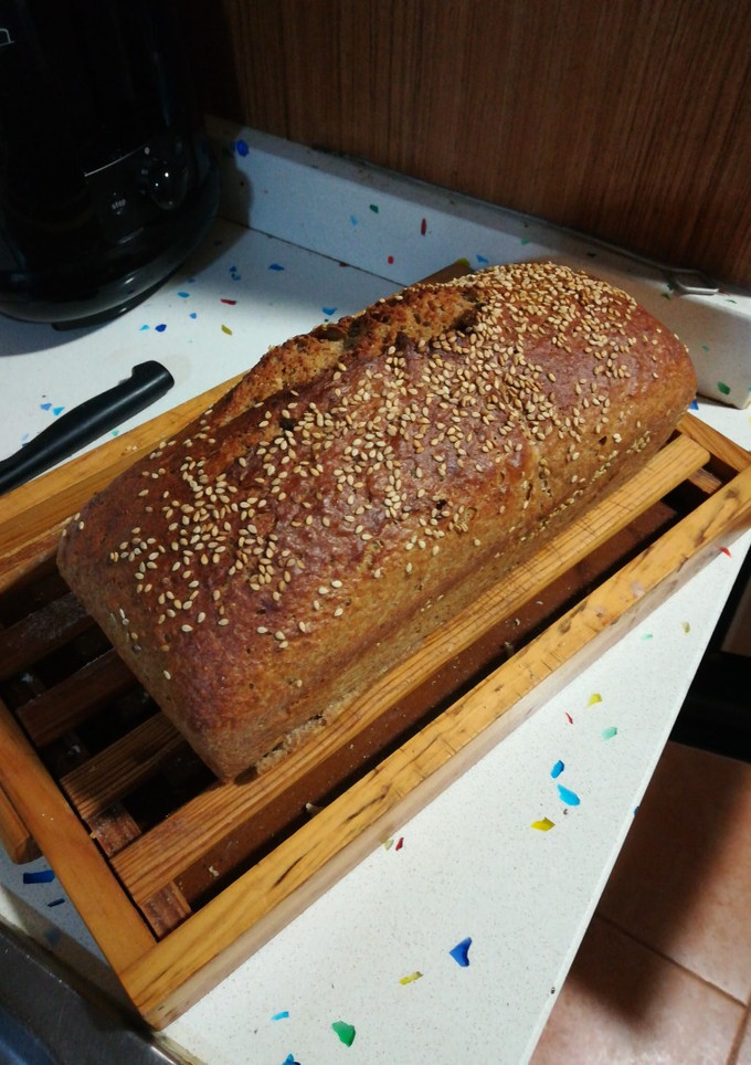 Una foto de Pan integral de espelta con chía y sésamo