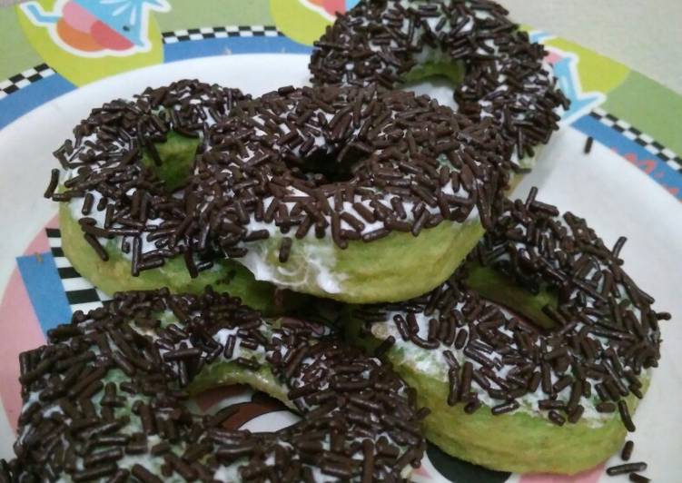 Donat pandan simple