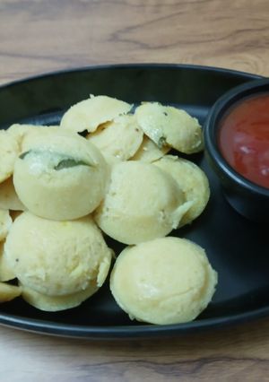 मूंग की दाल इडली(moong dal idli) रेसिपी मुख्य फोटो
