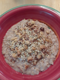 A picture of Banana Bread Oatmeal.