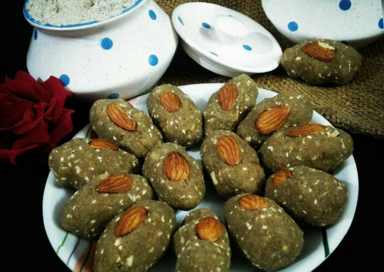 Recipe of Homemade Bajra-gud pinni