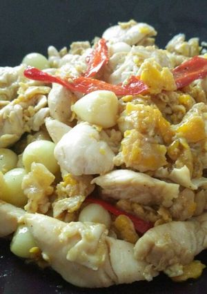 รูปของ ไก่ผัดไข่กระเทียมโทน