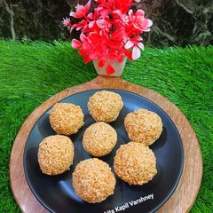 A picture of Til Gud Laddoo.
