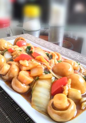 Una foto de Saltado de Champiñones estilo Oriental 👍🇵🇪