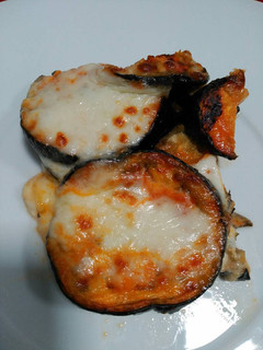 Una foto de Berenjena al horno con mozzarela