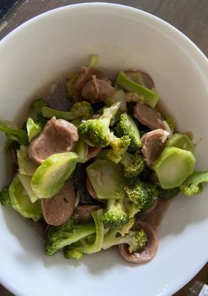 Foto resep Easy Cooking: Brokoli Cah Baso Sapi