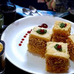 A picture of Dhokla bhabeli sandwich.