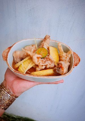 Hình của món Chân gà sốt thái.