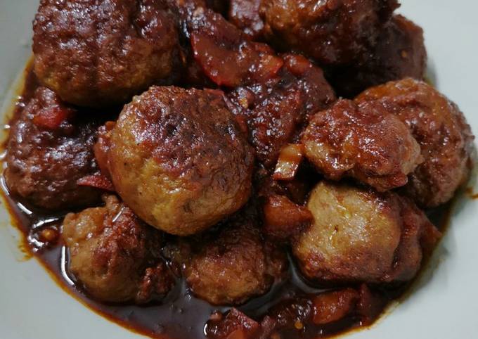 Semur Bola Daging Isi Telor Puyuh