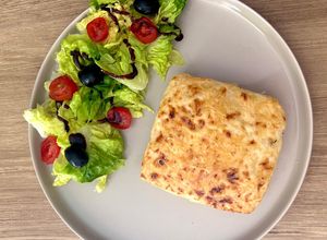 Une photo de Croque Monsieur Jambon de Poulet Béchamel