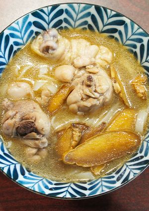 A picture of Taiwanese Sesame Oil Chicken Soup.