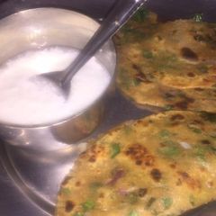 A picture of Palak parantha.
