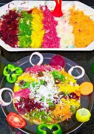 हेल्थी रेनबो पिज़्ज़ा (healthy rainbow pizza recipe in Hindi) रेसिपी मुख्य फोटो