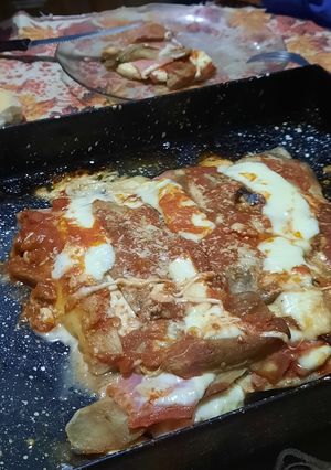 Una foto de Láminas de berenjenas con quesos, jamón y salsa (para congelar)