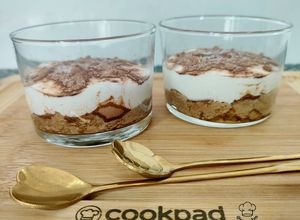 Foto principal de Postre de yogur estilo tiramisú
