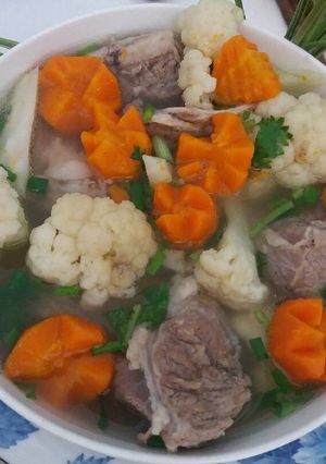 Hình của món Canh bông cải, cà rốt nấu xương heo.