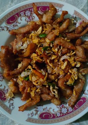 รูปของ หมูทอดกระเทียมพริกสด 🐖🍂🌶️