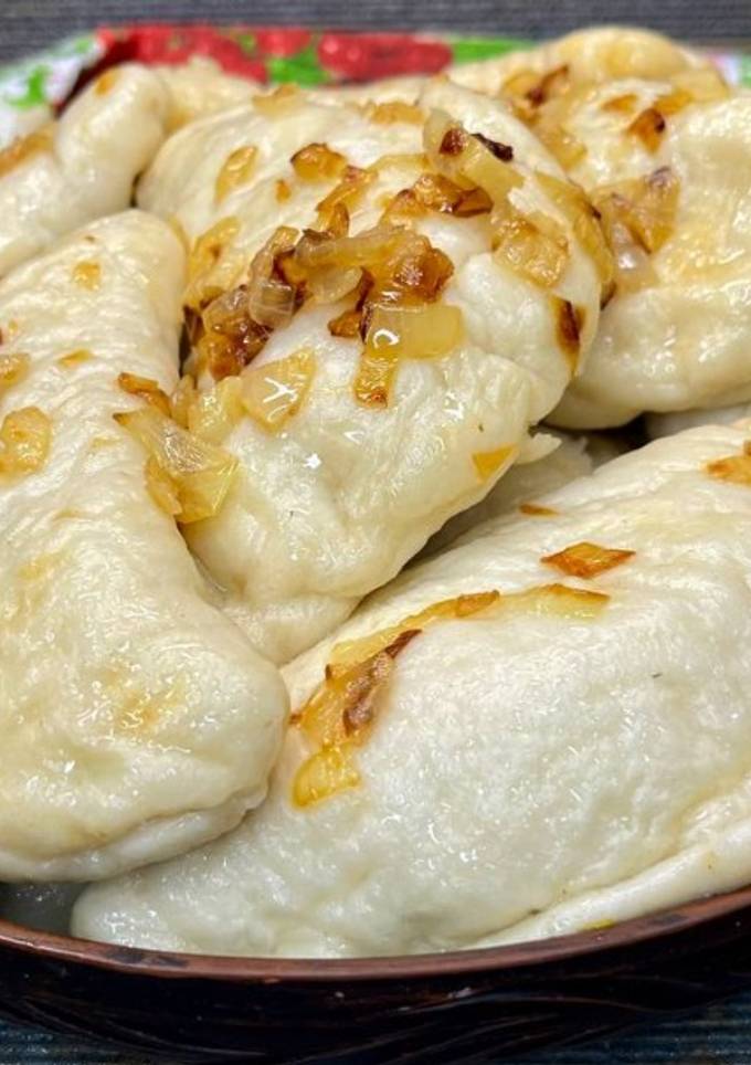 Вареники дріжджові з квашеною капустою та грибами/Рецепт пухких вареників/Українська кухня