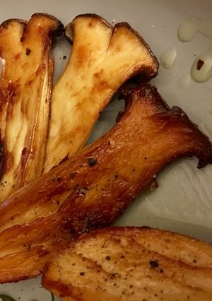 A picture of Pan Fried Eringii Mushrooms.