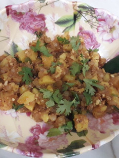 ફરાળી ખીચડી (Farali Khichdi Recipe In Gujarati) રેસીપી મુખ્ય ફોટો