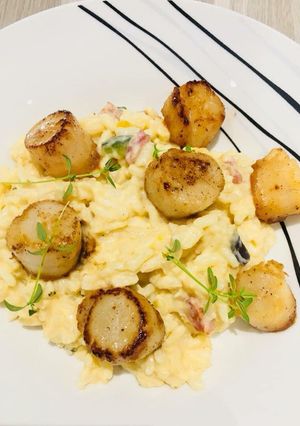 Une photo de Risotto au Chorizo et Saint-Jacques poêlées