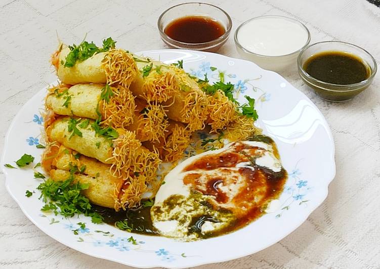 Steps to Prepare Quick Aloo Finger (Fryums) Chaat !!