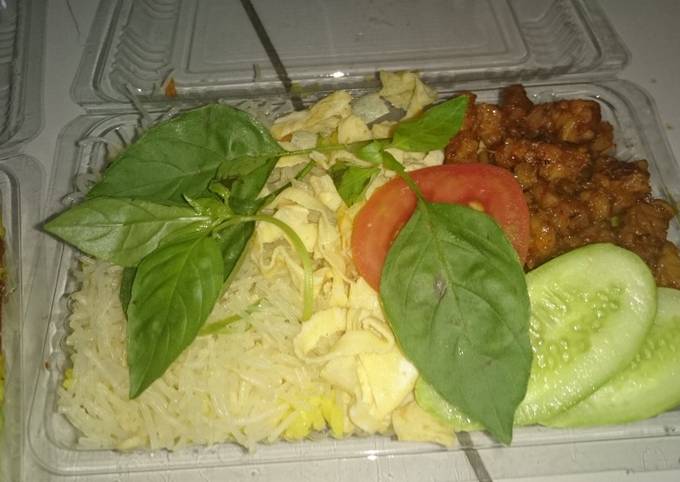 Resep Inspirasi nasi kuning, irit,untuk ulang tahun anak yang Bisa Manjain Lidah