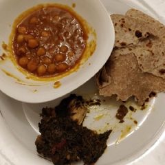 A picture of Chickpea curry (Chana masala curry).