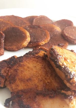 Mustáros-fűszeres hús sültkrumplival recept fotója