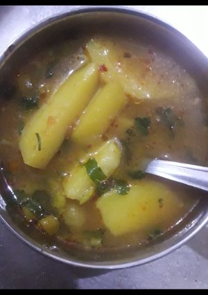 आलू मटर टमाटर की सब्जी (aloo matar tamatar ki sabzi recipe in Hindi) रेसिपी मुख्य फोटो
