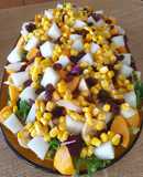 Ensalada de verano con salsa especial