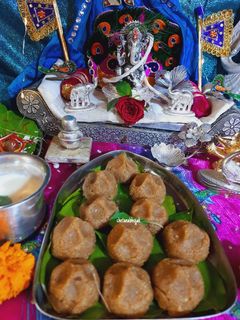 चुरमा मोदक (churma modak recipe in marathi) रेसिपी चे मुख्य फोटो