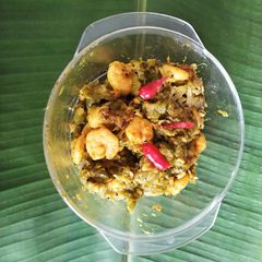 A picture of Snake gourd with prawn.