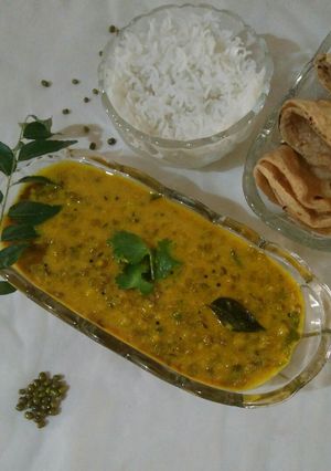 A picture of Khatta moong.