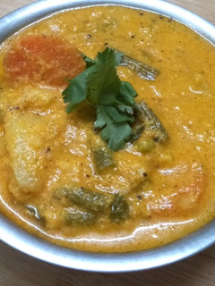 வெஜிடபுள் குருமா(Vegetable Kurma reccipe in tamil) செய்முறை முக்கிய புகைப்படம்