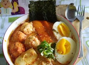 Foto resep Spicy And Creamy Ramen (Mie Instan)