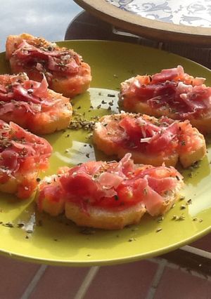 Foto principal de Rebanadas de tomate y jamón