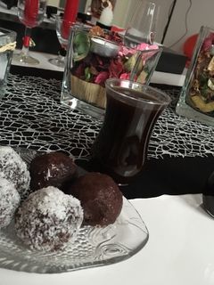 صورة لوصفة كرات الشوكولا بجوز الهند