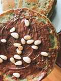 💚 Bánh Pancake Spirulina Topping Bơ Hạt Phỉ Nutella & Hạt Thông