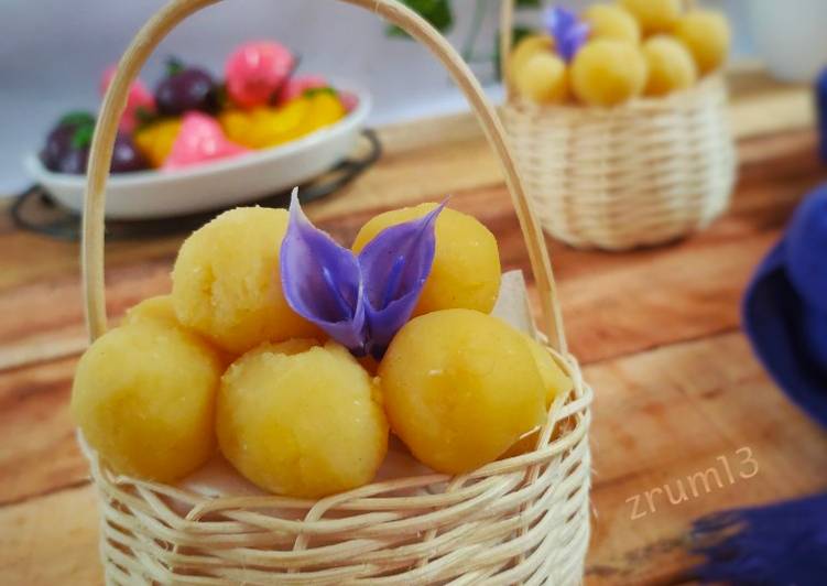 Bola-Bola Kacang Hijau Bola-Bola Kacang Hijau
