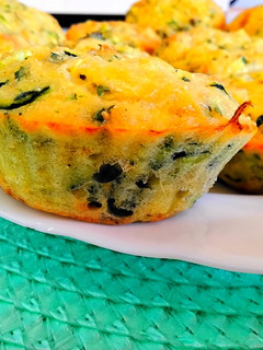 Cukkinis muffin recept fotója